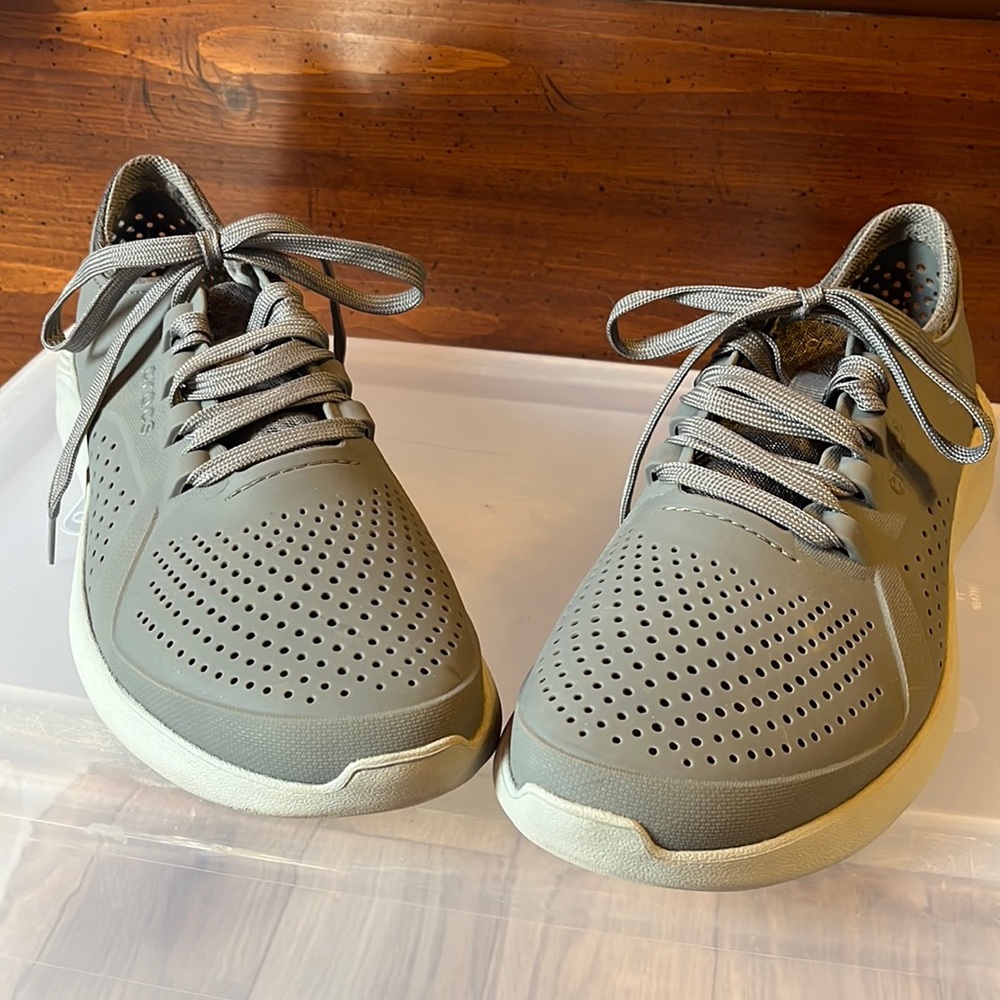 Croc’s gray shoes. Size: 12
